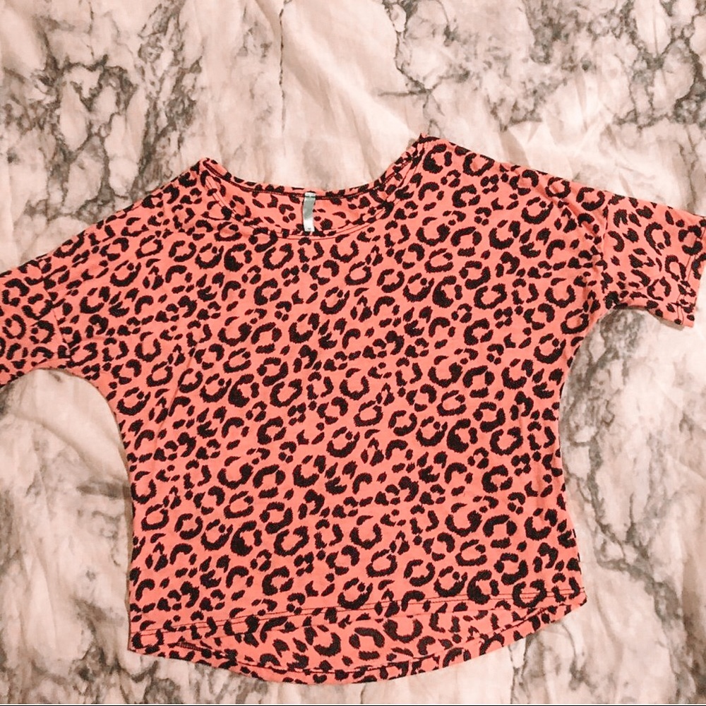 Pink and black leapord print t-shirt.